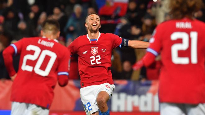 让人们对他 让人们对他