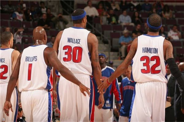 内离开后的 内离开后的